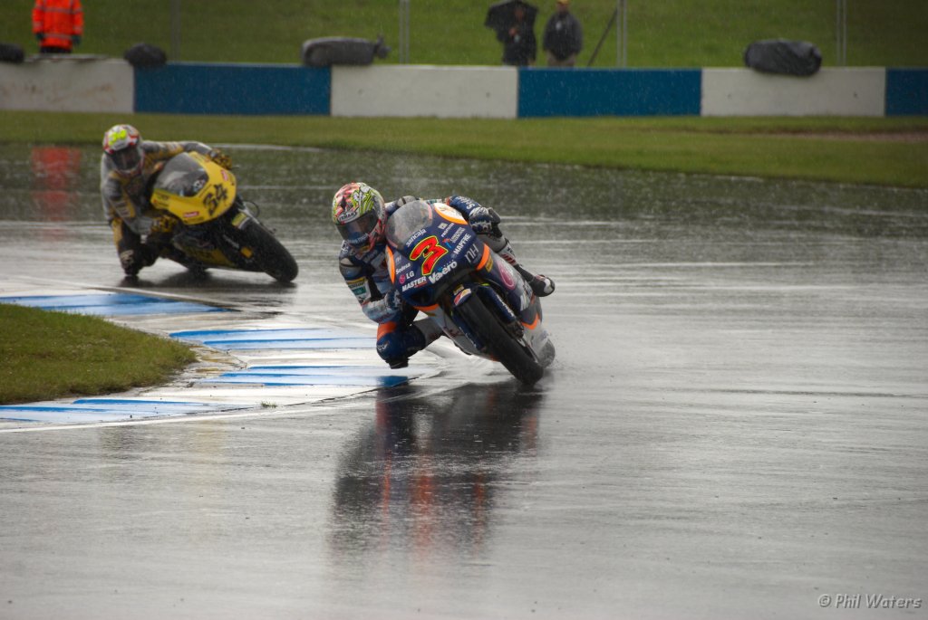 MotoGP_Donnington_24-6-07 038.jpg - The leader again